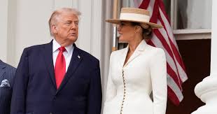 Niestosowne zachowanie Donalda Trumpa podczas wizyty królewskiej pary. Wszystko uchwyciły kamery