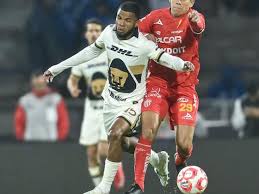 Un flojo partido de Pedro Vite y Pumas se derrumba ante un rival que debían vencer