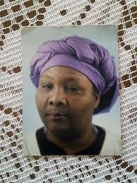Yvonne Donk. geboren Paramaribo 13-7-1941 overleden Paramaribo 6-8-2012. Kinderen, kleinkinderen, broers en zussen. - YbsKQQklyrc