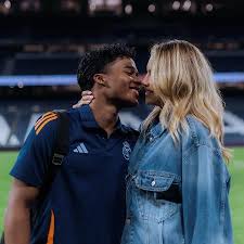 Esposa de Endrick posta carta antes de estreia na Copa: Sua vez de brilhar