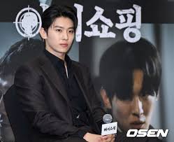 구글 트렌드 핫 키워드 '윤성빈' 급상승! 덱스 주연 영화 '유령의 집' 출연 확정이 원인!
