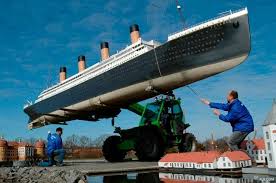 タイタニック号 ド…：ミニチュア・ワールド 空想広がる小さな大世界 写真特集：時事ドットコム