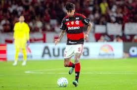 Flamengo fica perto de renovar contrato de Pulgar