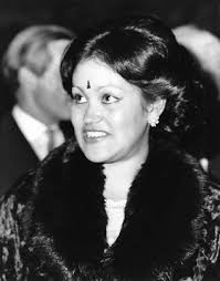 Nepal-Geschichte: Queen Aishwarya Rajya <b>Lakshmi Devi</b> - Aishwarya_1980-gr
