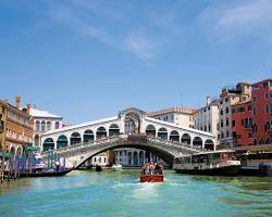 Gambar Rialto Bridge in Venice