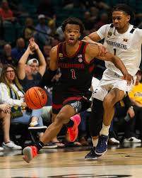 West Virginia Mountaineers Advance in College Basketball Crown, Face Creighton in Semifinals