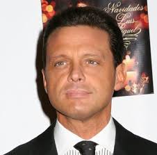 Luis Miguel - Luis Miguel, un ícono de las baladas románticas. Fuente fotografica: A. Miller/WENN - luis-miguel-morenisimo-r3