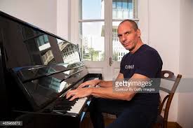 Resultado de imagem para varoufakis paris match