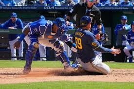 Soaring Brewers, struggling Red Sox to clash in Boston