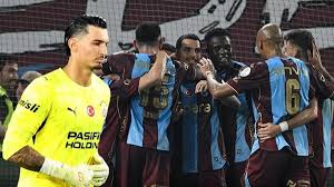 Süper Lig'de Trabzonspor, Galatasaray'ı farklı geçti - Galatasaray - Spor Haberleri — Milliyet