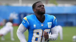 Dolphins sign former first-round pick Jalen Reagor for wide receiver depth
