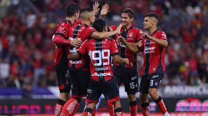 Liga MX al Rojo Vivo: ¡Clásico Tapatío Define el Futuro! - Imagen principal del artículo