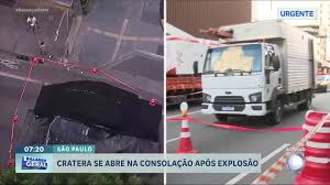 Cratera se abre na rua da Consolação e complica trânsito em São Paulo
