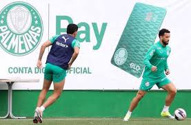Palmeiras volta a treinar após goleada, e trio avança em recuperação