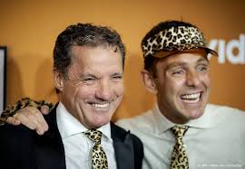 John de Bever krijgt diamanten plaat: 50 miljoen streams