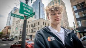 Koripallolupaus Miikka Muurinen valitsi Arkansasin yliopiston – valotti Ylelle päätöksensä taustoja