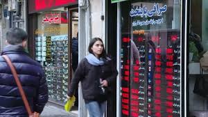 مکانیسم ماشه و التهاب بازار تهران؛ دلار آمریکا پس از ۵ ماه بار دیگر از مرز ۱۰۰ هزار تومان عبور کرد