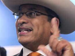 Following a feud that resulted in the ouster of the Philadelphia NAACP&#39;s president and three other officers, the local chapter has named the Rev. - 20141025-J-Whyatt-Mondesire