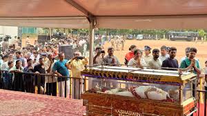 Janaki second to none in talent, says Ilayaraaja ahead of singer's last rites in Mysuru | LIVE