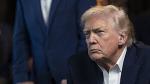 Trump diz à CNN que Cuba cairá em breve