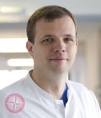 Dr. <b>Niklas Kreutzer</b> wurde zusammen mit zwei Kollegen vom klinikum <b>...</b> - 847213_web