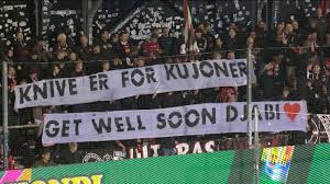 FCM-fans viser støtte til knivoffer