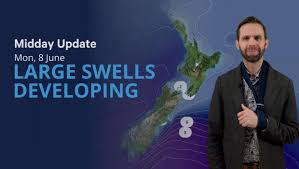 Live: Warning to stay off beaches after heavy swells forecast, ferries cancelled