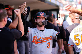 Mariners trade for Orioles hitter