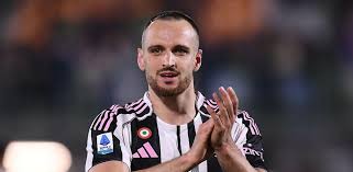 Juve Defence Dilemma! Gatti vs. Kalulu - Who Starts Against Parma? - Imagen principal del artículo