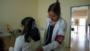 ¿Cuánto gasta México por paciente? Este es el presupuesto que destinan IMSS, ISSSTE y Pemex