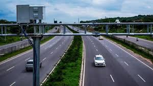 Barrier-Less Toll से फ्री में यात्रा कर रहे लोग, ढूंढ निकाला कैमरों को चकमा देने का तरीका, NHAI परेशान