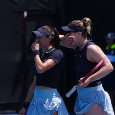 Stefani e Dabrowski levam virada e ficam fora da final do Australian Open