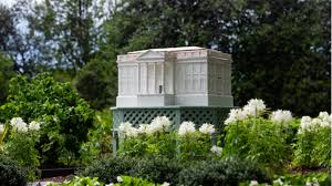 Une nouvelle ruche à la Maison Blanche : les préparatifs de la visite du roi Charles III ont commencé