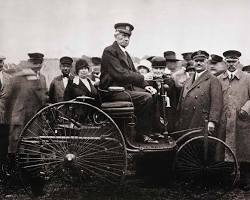 Image of Gottlieb Daimler and Karl Benz's internal combustion engine