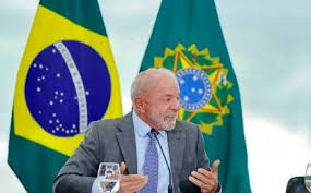 Câmara aprova repúdio a Lula por ligar filhos de Bolsonaro a ‘traidores da Pátria’