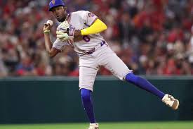 Mets’ Ronny Mauricio breaks left thumb, worsening infield injury situation - The Athletic