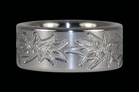 Maile Lei Hawaiian Wedding Band - Hawaii Titanium Rings®