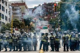 Image result for 'opposition à Nicolas Maduro est dans la rue depuis un mois