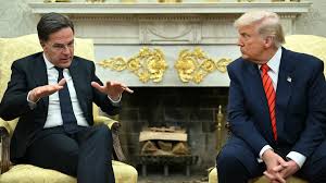 Donald Trump va évoquer avec le patron de l'Otan la possibilité que les États-Unis quittent l'Alliance