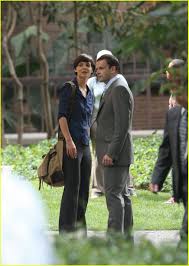 Katie Holmes \u0026amp; Jonny Lee Miller Team Up | Jonny Lee Miller, Katie ... - katie-holmes-jonny-lee-miller-10