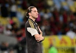 Insensatez com Filipe Luís mostra que sucesso cegou diretoria do Flamengo