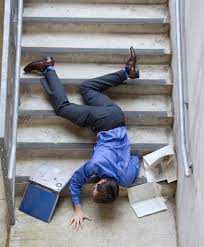 Resultado de imagen para CAIDA DE ESCALERA