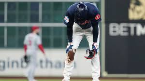 Astros slugger Yordan Alvarez out of lineup, awaiting more tests on knee