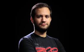 Jornalista Eduardo Meirelles morre aos 30 anos após passar mal em apartamento
