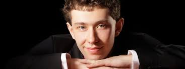 Der noch ganz junge Pianist Rafael Lipstein fiel uns gleich auf: durch die ...