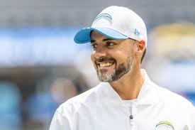 Falcons ask to interview Chargers DC Jesse Minter