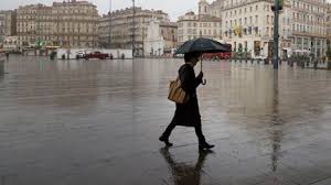 Météo 2026 storm line over Marseille during the October 20 Mediterranean episode with orange alerts across southeastern France