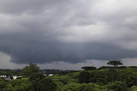 Ciclone extratropical e frente fria devem trazer chuvas fortes e derrubar temperaturas