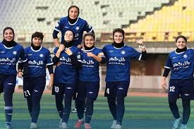 گل‌گهر سیرجان پرسپولیس را شکست/صدرنشینی خاتون ادامه دارد