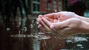 Românii trebuie să plătească apa de ploaie. Cine este obligat să achite această taxă